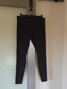 Lululemon Size 8 Low Rise Leggings